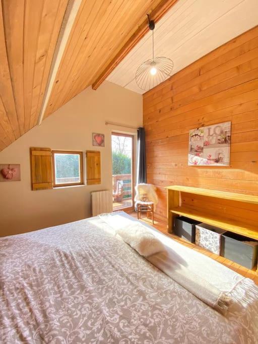 Chalet En Bordure De Foret ベトン エクステリア 写真