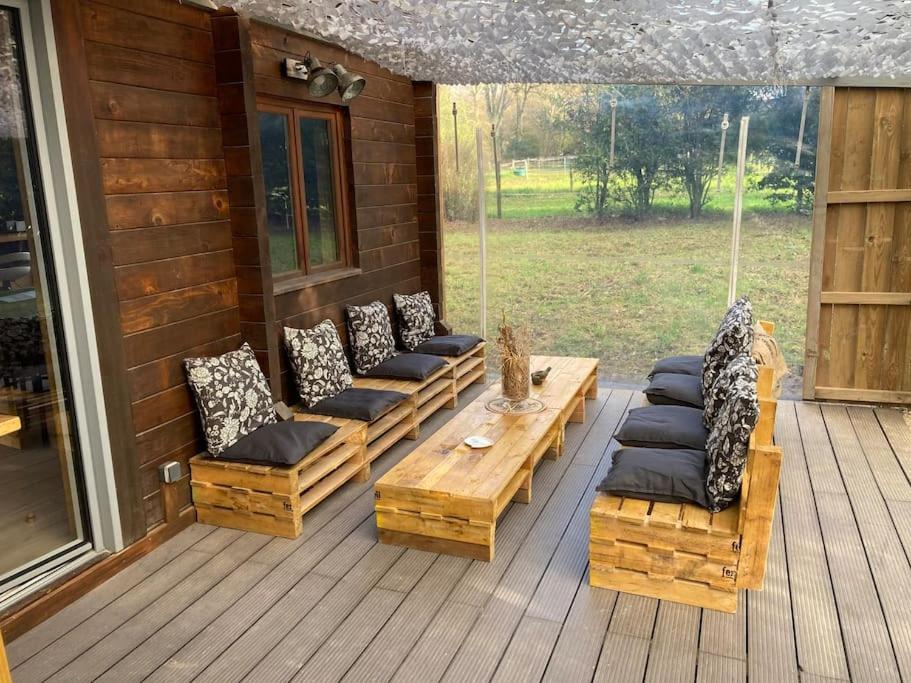Chalet En Bordure De Foret ベトン エクステリア 写真
